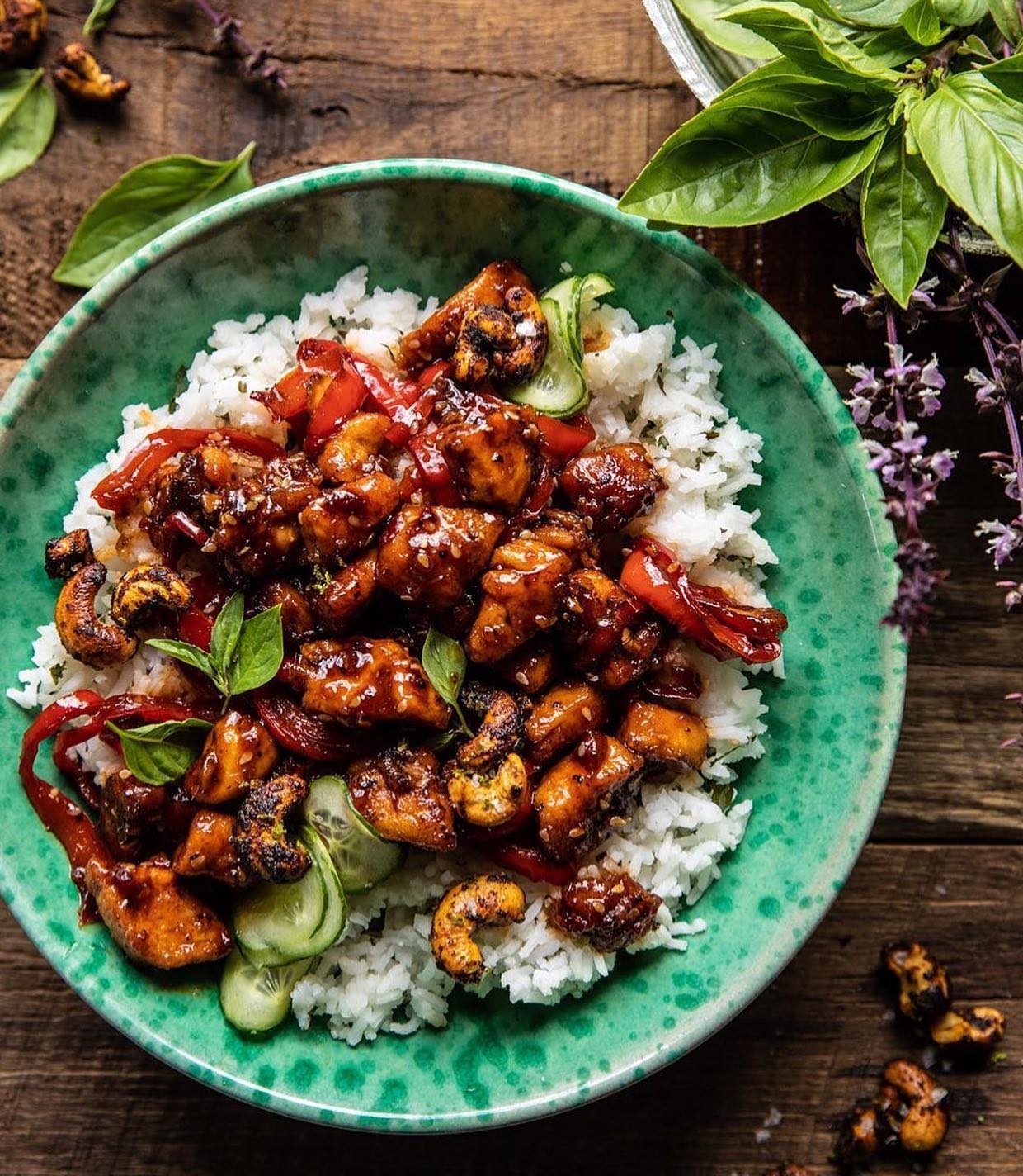 A great new meal idea.

Follow @pdrecipes • @halfbakedharvest Weeknight style Thai Basil Sesame Cashew Chicken with Coconut Rice...and addicting salted chili honey lime cashews (not joking, you can't stop eating these). I love this dish. It’s easy, almost no-cook, and just so good. It's all about that sweet and spicy Thai chili sauce, crispy chicken + fresh basil, and yeah, those cashews. Just add coconut rice…all the (very good) things.

#food52 #feedfeed  #soup  #cozyfood  #wholefoods #allrecipes #tasteofhome #tohfoodie #epicurious #wildrice  #tastingtable #realsimple #todayfood #eatingwell #cookinglight  #eats #bhg #bonappetit #makesmewhole #thenewhealthy #cleaneating #dianemorrisey  #f52community #comfortfood #soup #chickensoup #minestrone